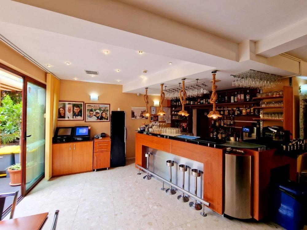 Къща За Гости Карел Nesebar Exteriör bild